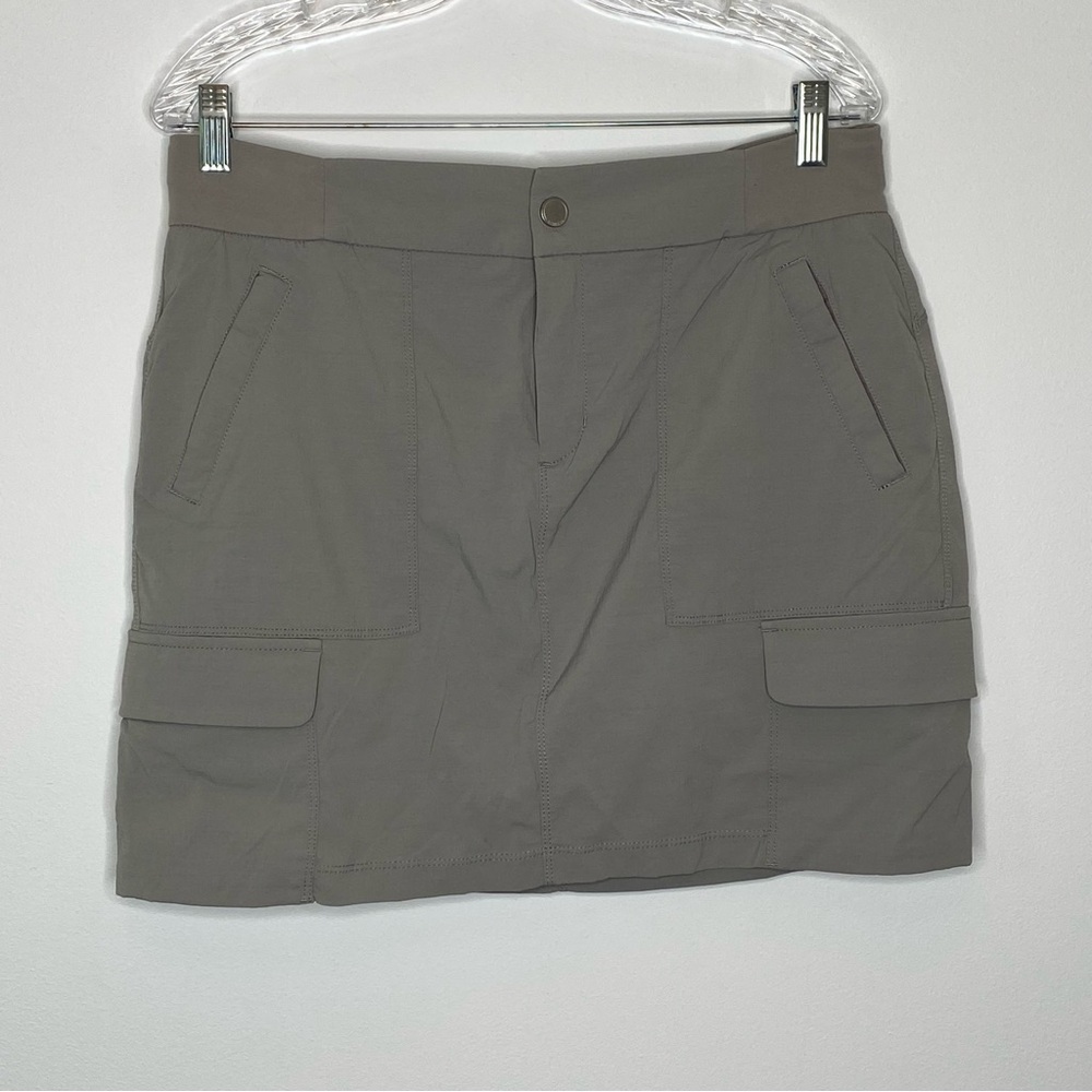 Athleta Trekkie Grey Khaki Skort